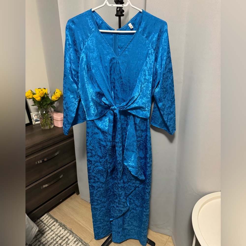 Yastrieve Dress